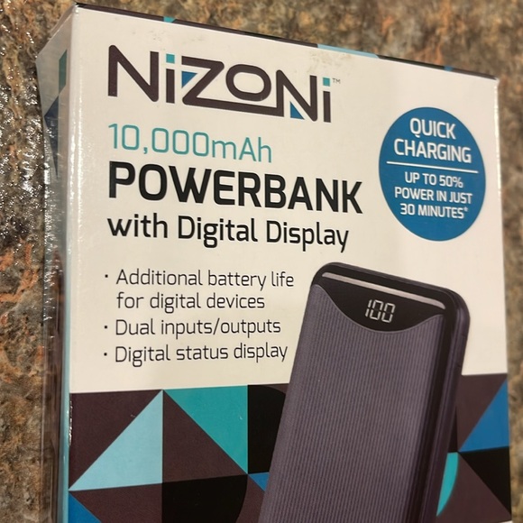 NEW in original box High-Capacity Quick Power Charger Bank wDigital Display - Picture 4 of 7
